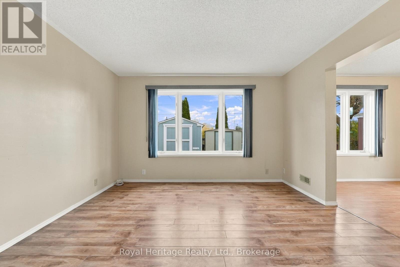54 North Murray Street, Quinte West, Ontario  K8V 2E6 - Photo 12 - X14123750