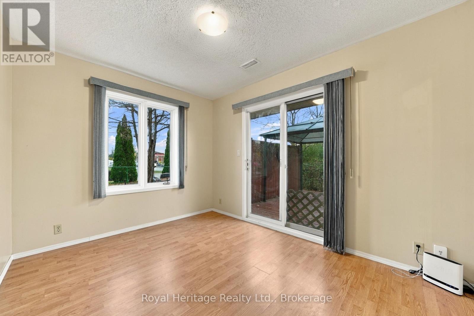 54 North Murray Street, Quinte West, Ontario  K8V 2E6 - Photo 14 - X14123750