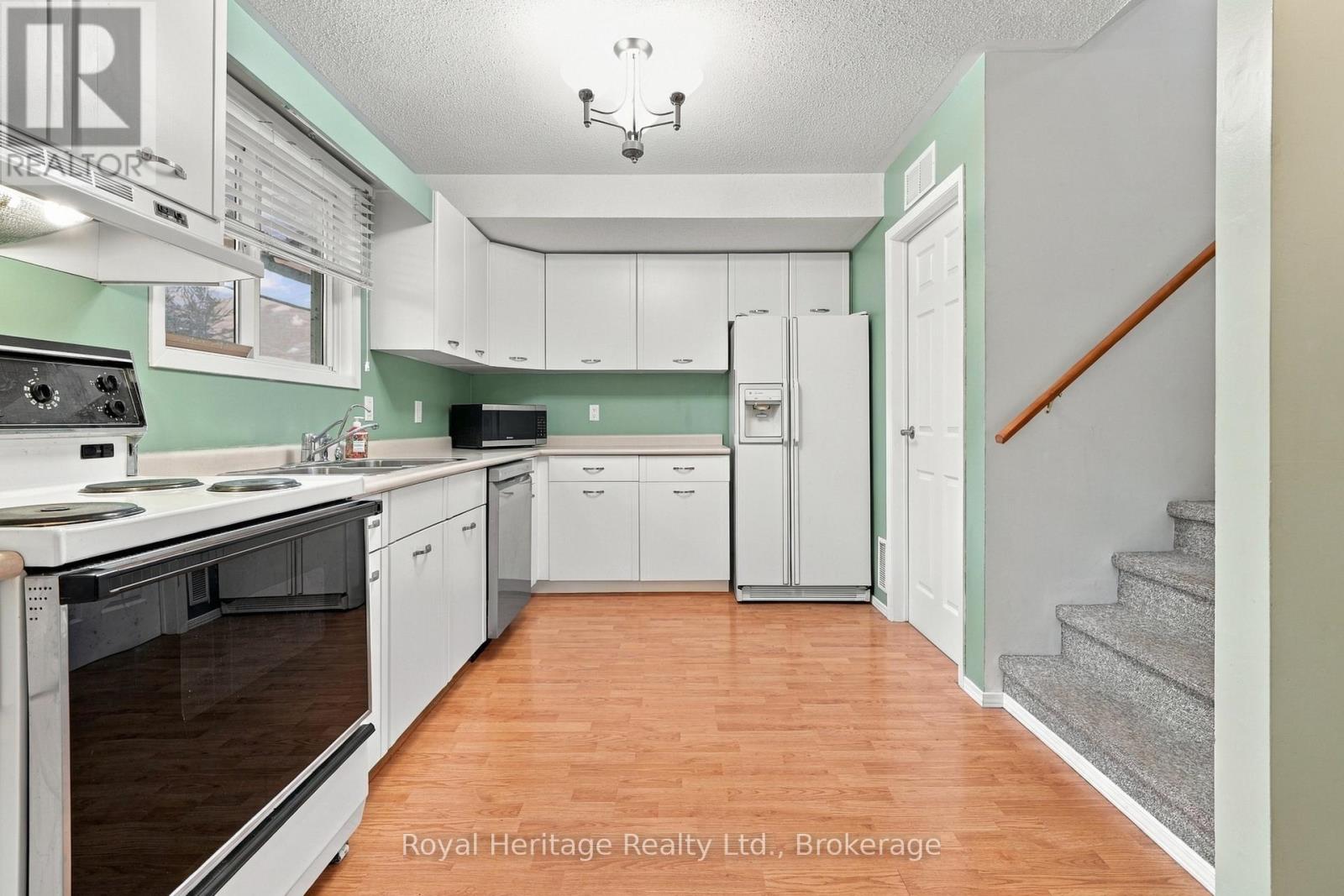 54 North Murray Street, Quinte West, Ontario  K8V 2E6 - Photo 16 - X14123750