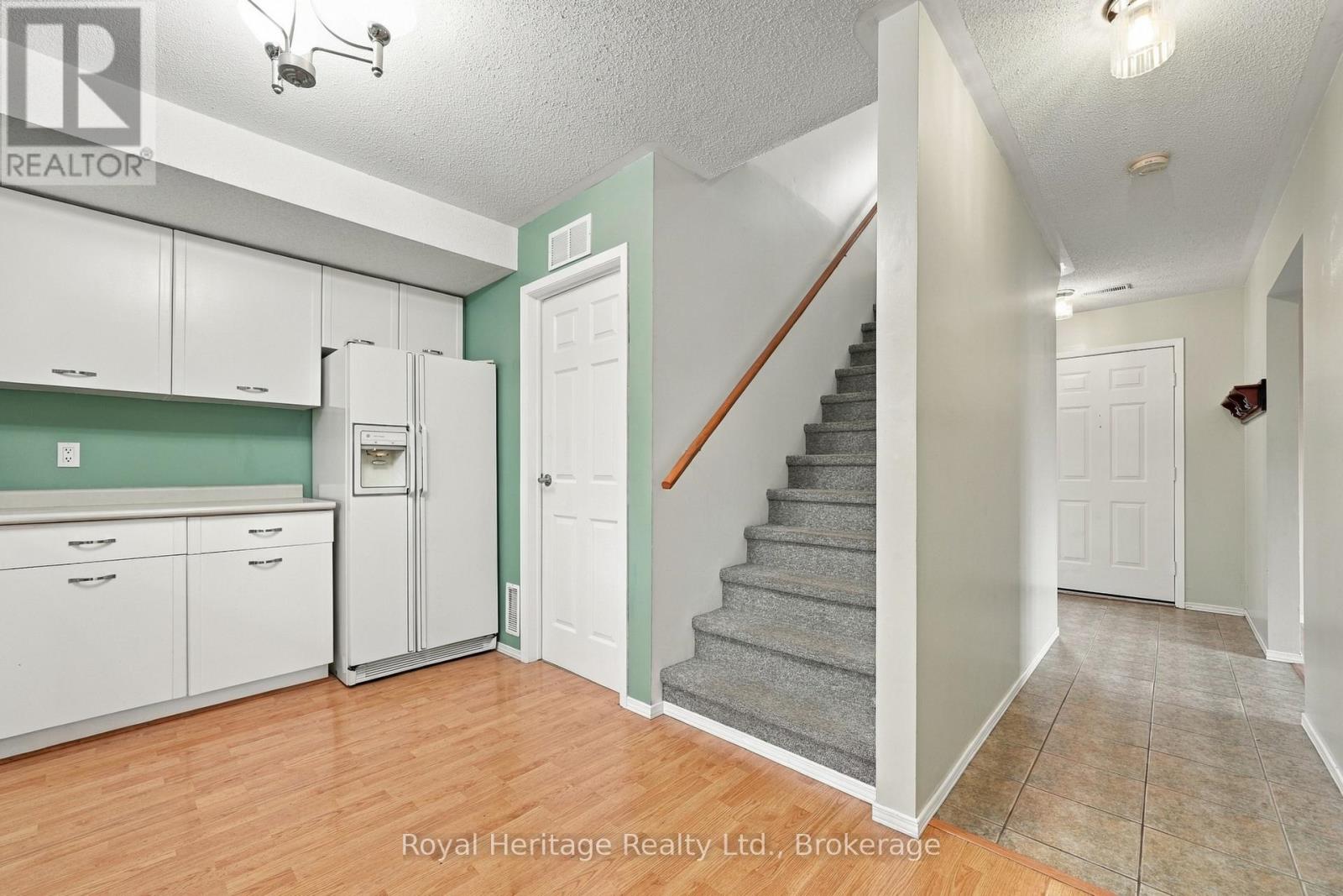54 North Murray Street, Quinte West, Ontario  K8V 2E6 - Photo 18 - X14123750