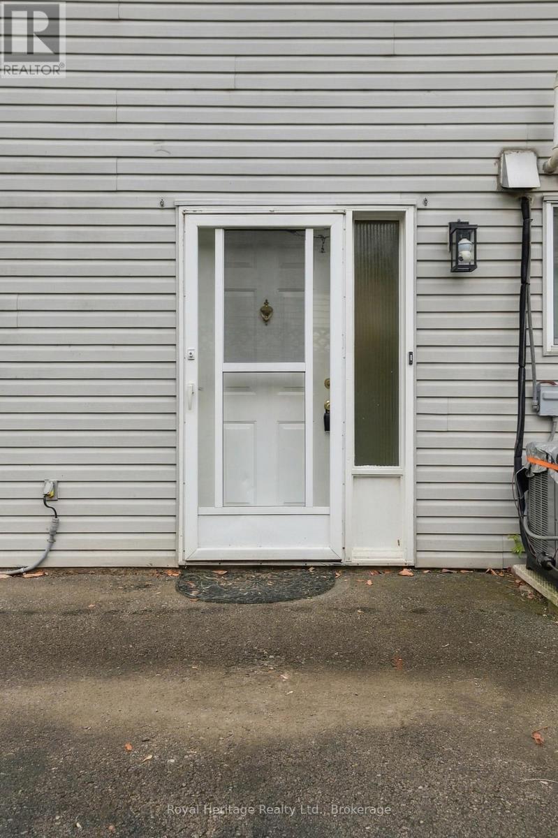 54 North Murray Street, Quinte West, Ontario  K8V 2E6 - Photo 6 - X14123750