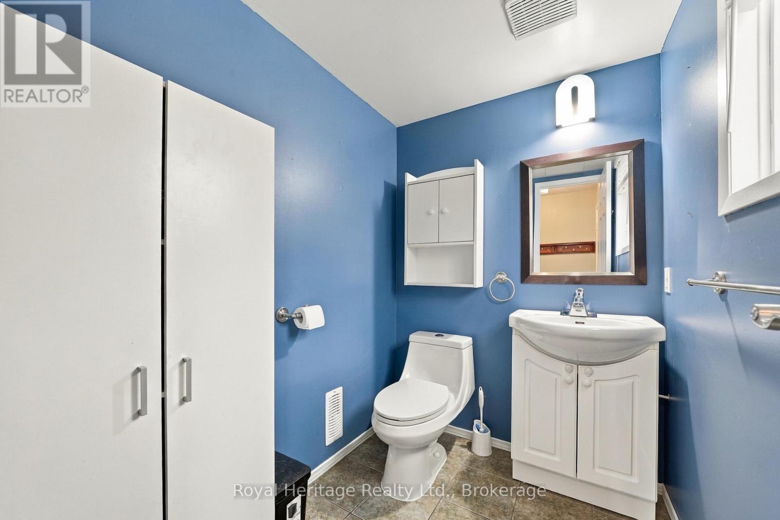 54 North Murray Street, Quinte West, Ontario  K8V 2E6 - Photo 9 - X14123750