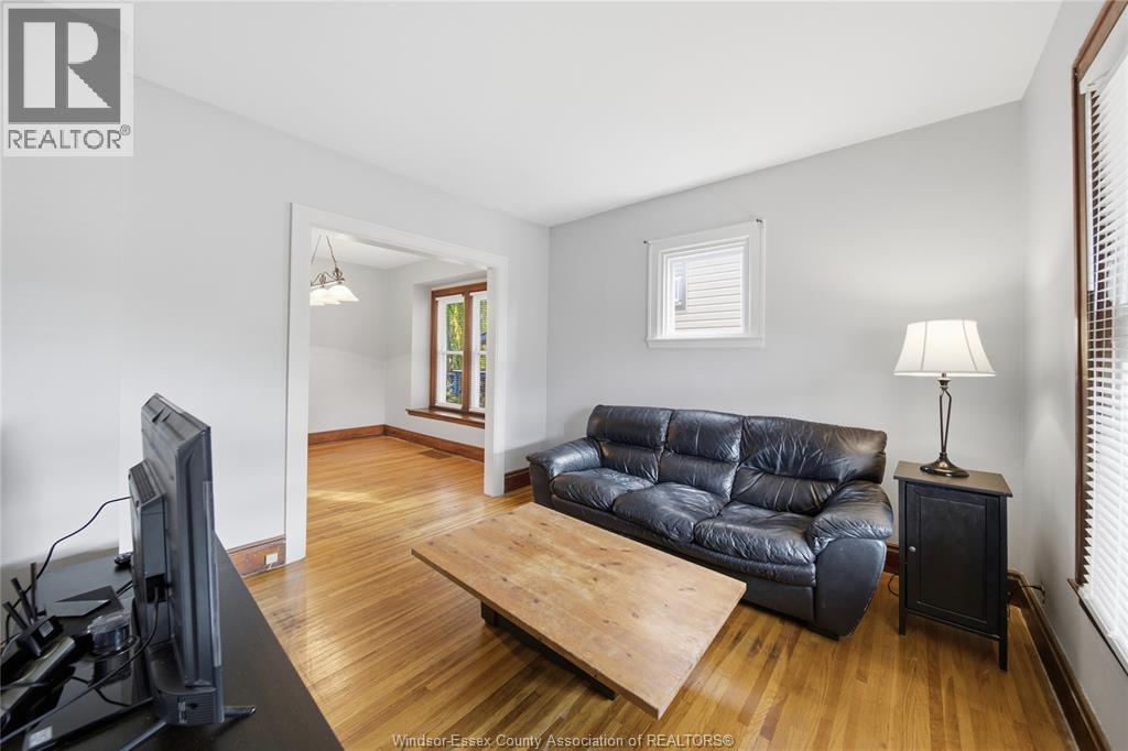 1046 Lincoln, Windsor, Ontario  N8Y 2H4 - Photo 9 - 26026432