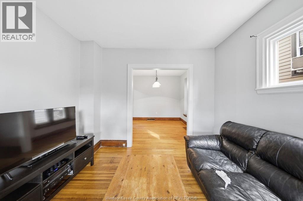 1046 Lincoln, Windsor, Ontario  N8Y 2H4 - Photo 10 - 26026432
