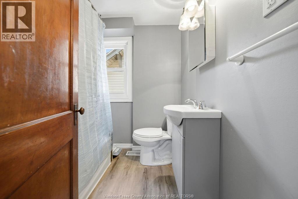 1046 Lincoln, Windsor, Ontario  N8Y 2H4 - Photo 22 - 26026432