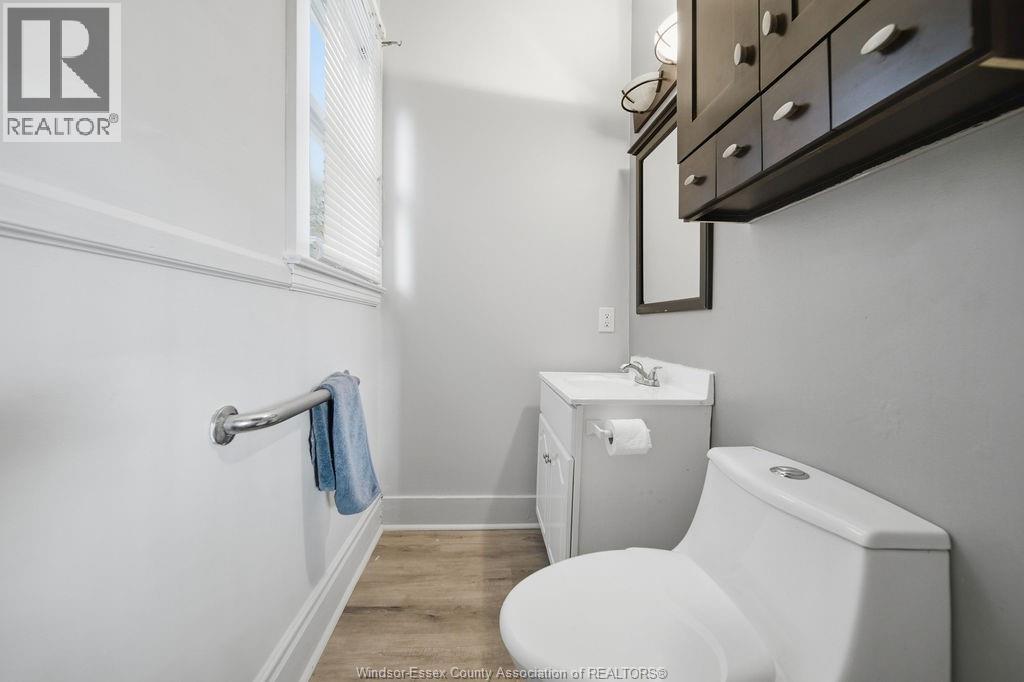1046 Lincoln, Windsor, Ontario  N8Y 2H4 - Photo 7 - 26026432