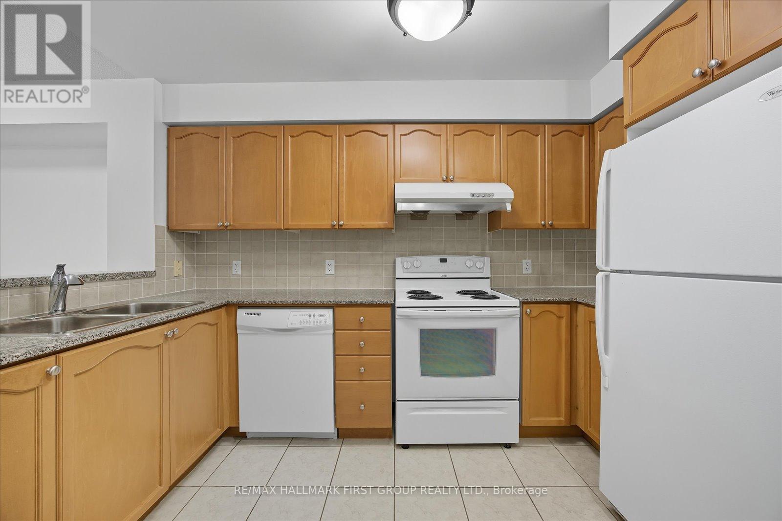 1015 - 238 Bonis Avenue, Toronto, Ontario  M1T 3W7 - Photo 5 - E14123572