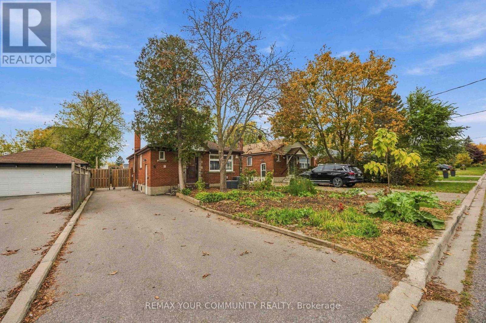 4 Waltonice Road, Toronto, Ontario  M1M 3G5 - Photo 2 - E14123580