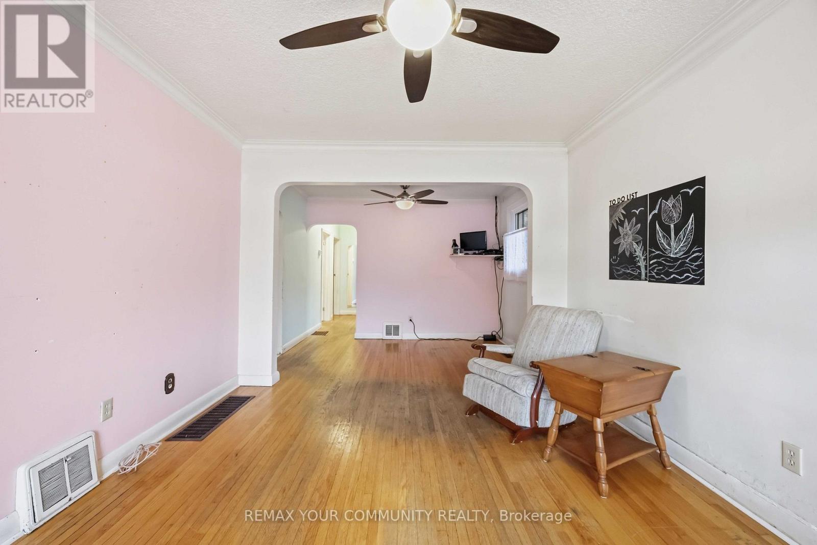 4 Waltonice Road, Toronto, Ontario  M1M 3G5 - Photo 8 - E14123580