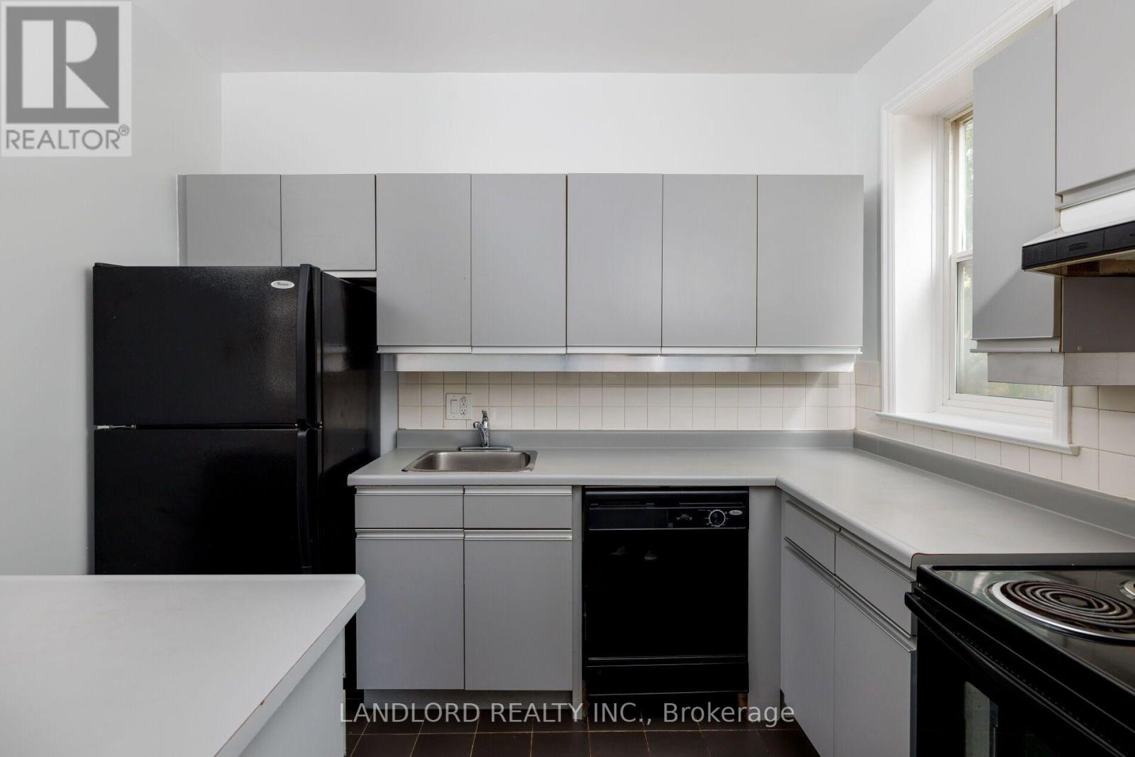 39 Riverdale Avenue, Toronto, Ontario  M4K 1C2 - Photo 10 - E14123662