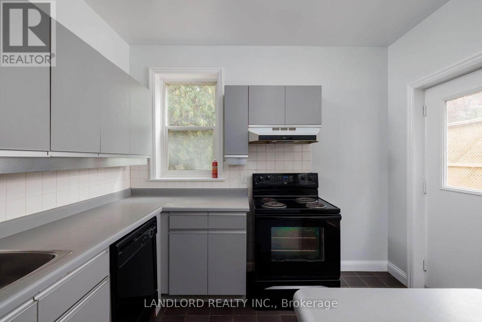 39 Riverdale Avenue, Toronto, Ontario  M4K 1C2 - Photo 11 - E14123662