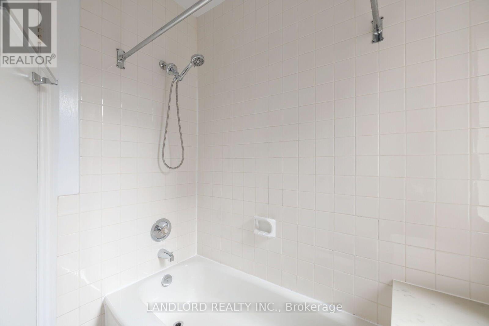 39 Riverdale Avenue, Toronto, Ontario  M4K 1C2 - Photo 24 - E14123662