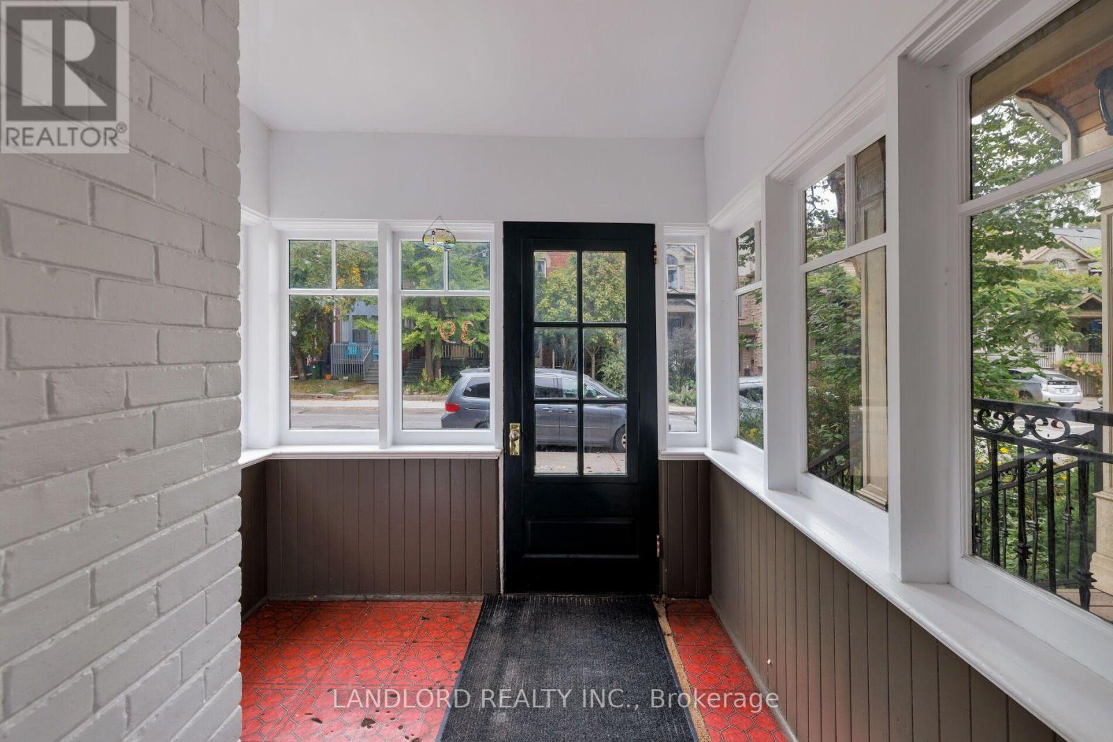 39 Riverdale Avenue, Toronto, Ontario  M4K 1C2 - Photo 4 - E14123662