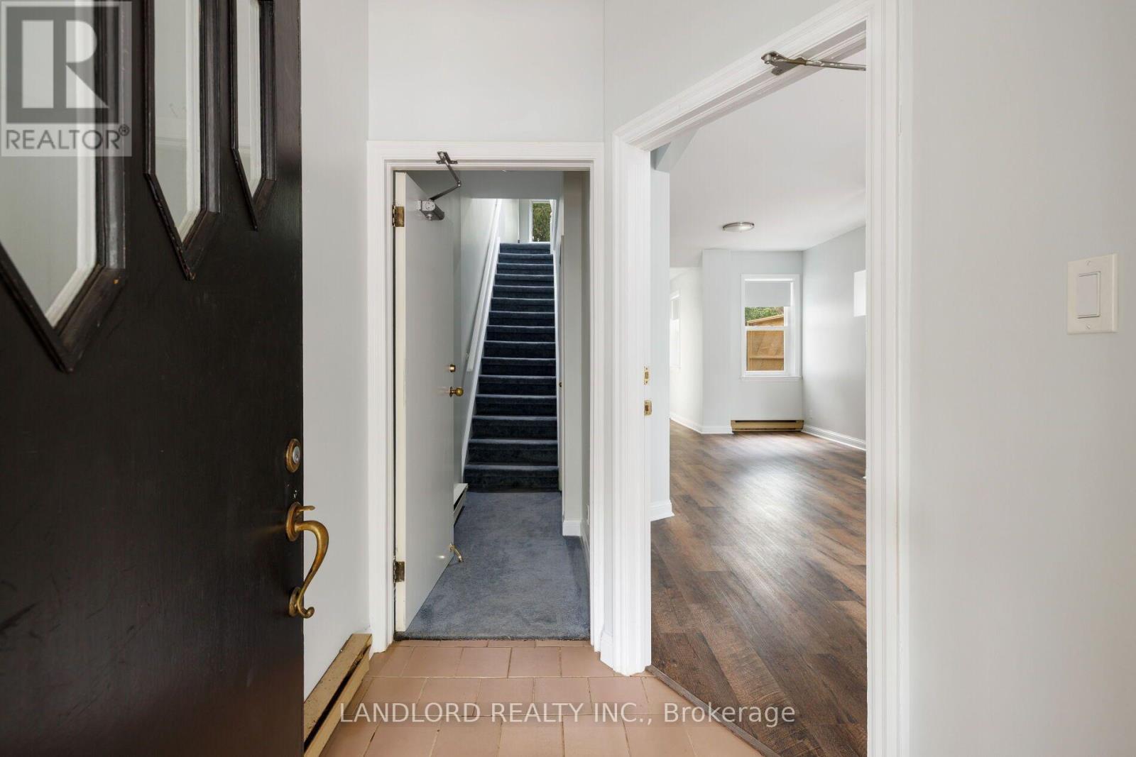 39 Riverdale Avenue, Toronto, Ontario  M4K 1C2 - Photo 5 - E14123662