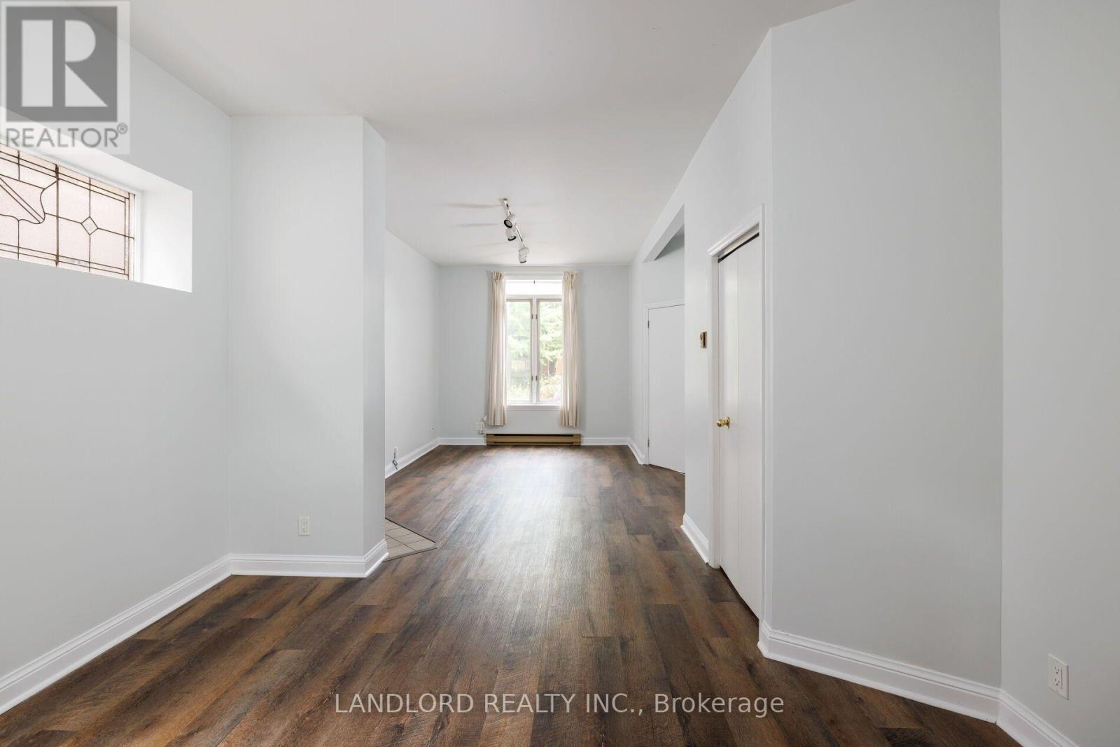 39 Riverdale Avenue, Toronto, Ontario  M4K 1C2 - Photo 8 - E14123662