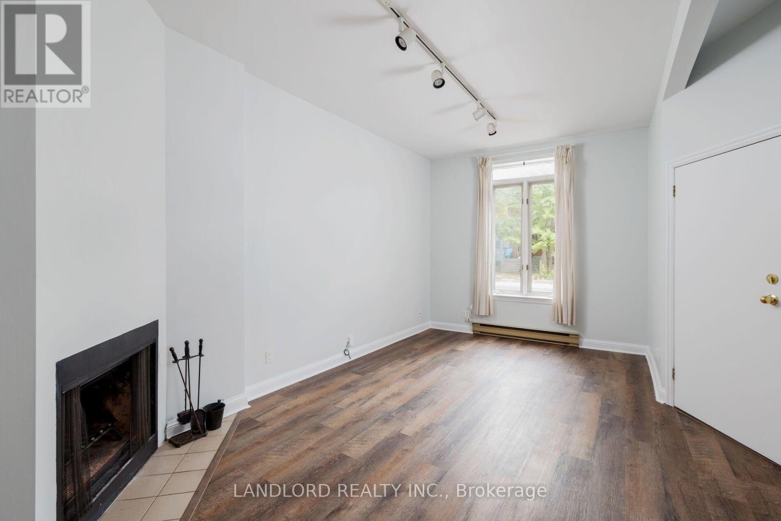39 Riverdale Avenue, Toronto, Ontario  M4K 1C2 - Photo 9 - E14123662