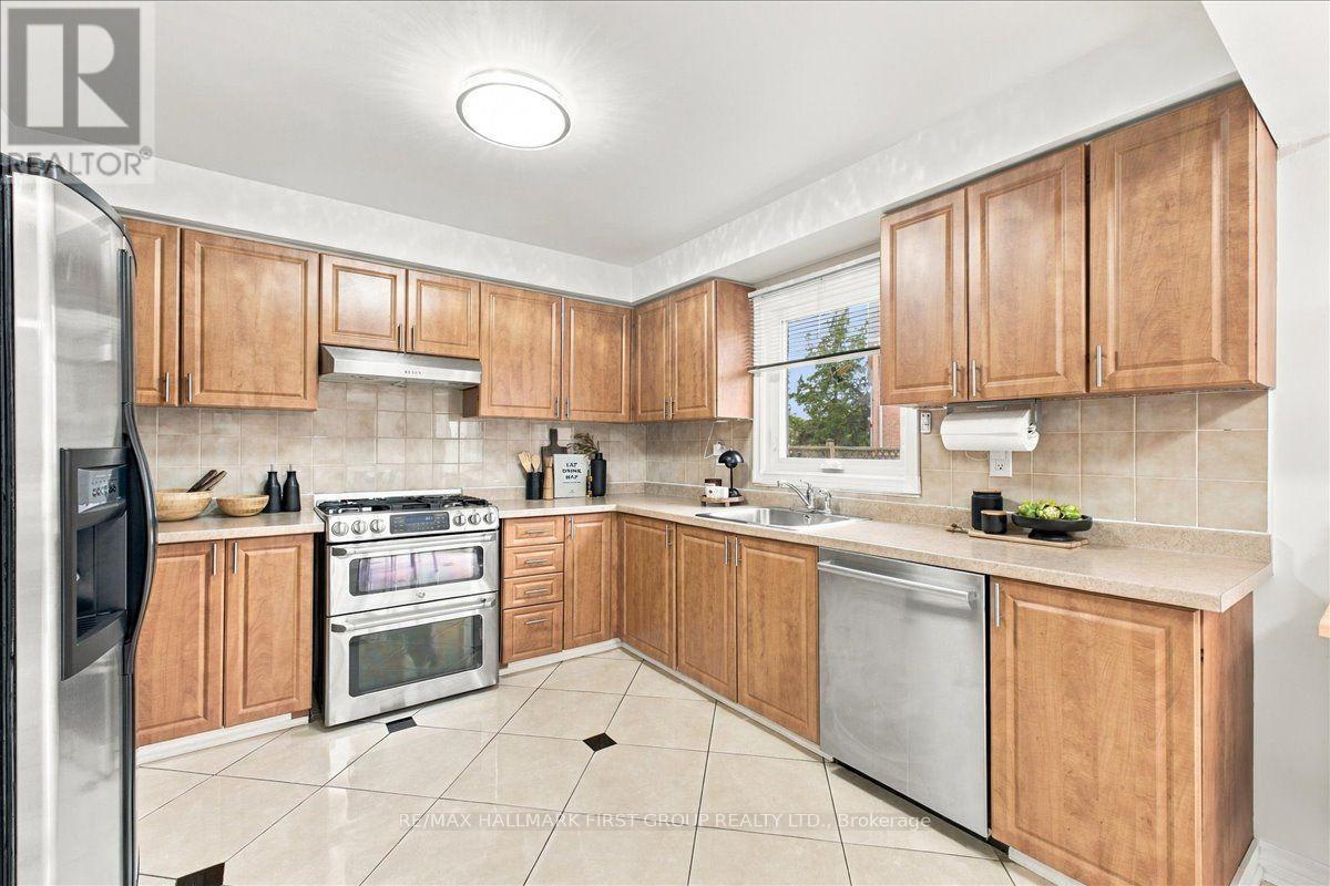 1582 Kelvinway Lane, Pickering, Ontario  L1V 5Y2 - Photo 14 - E14123790