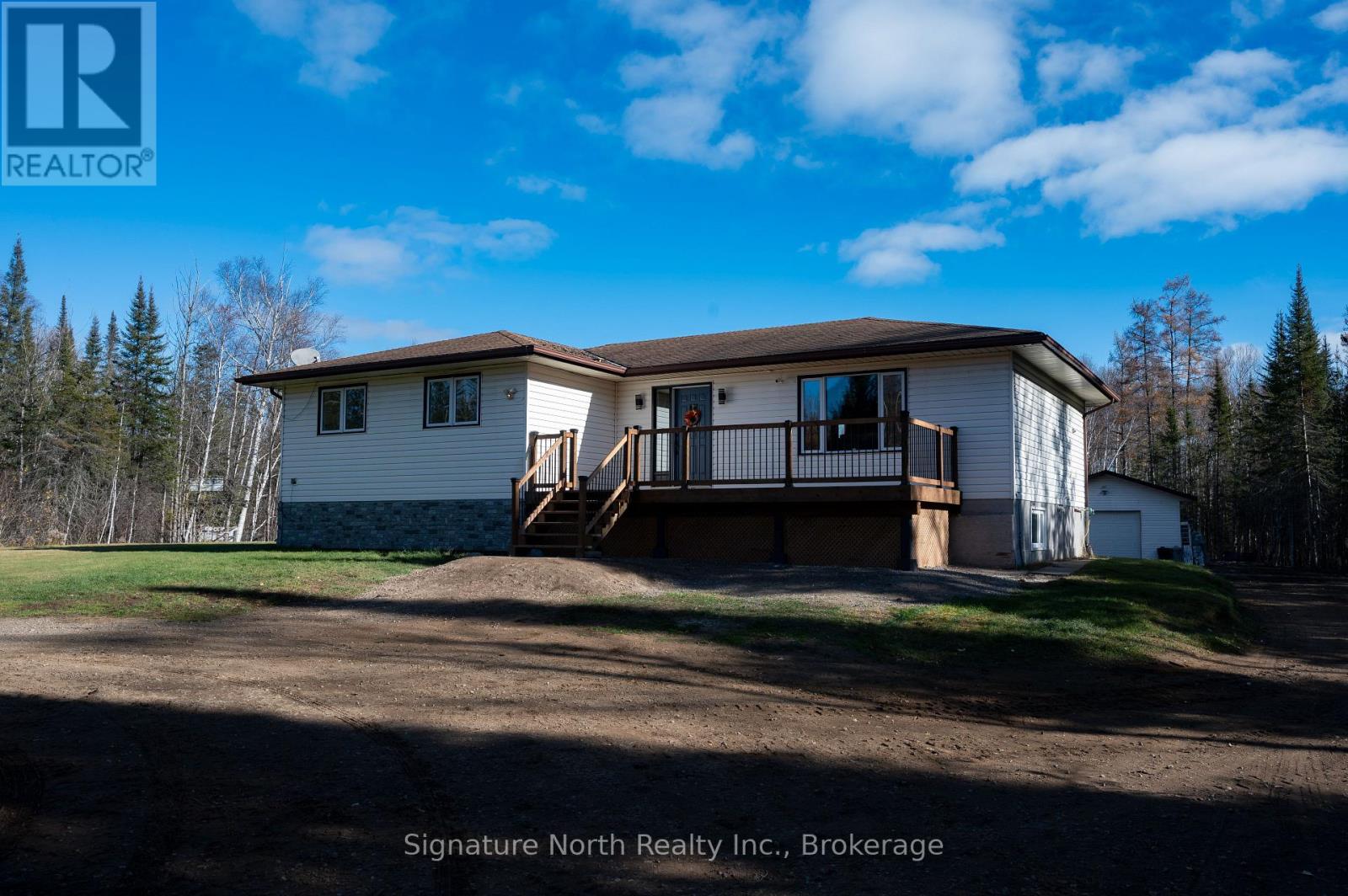 5924 Townline Road, Thunder Bay (Mcintyre South), Ontario  P7G 1M1 - Photo 2 - X14123610