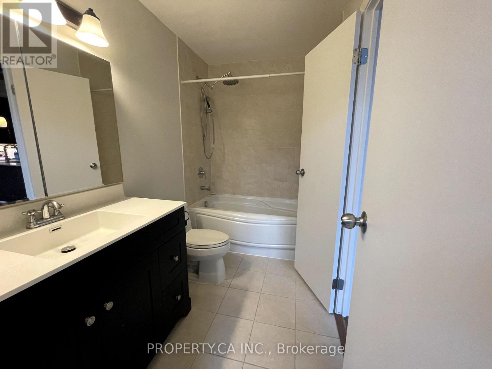 103 - 543 Timothy Street, Newmarket (Central Newmarket), Ontario  L3Y 1R1 - Photo 6 - N14123692
