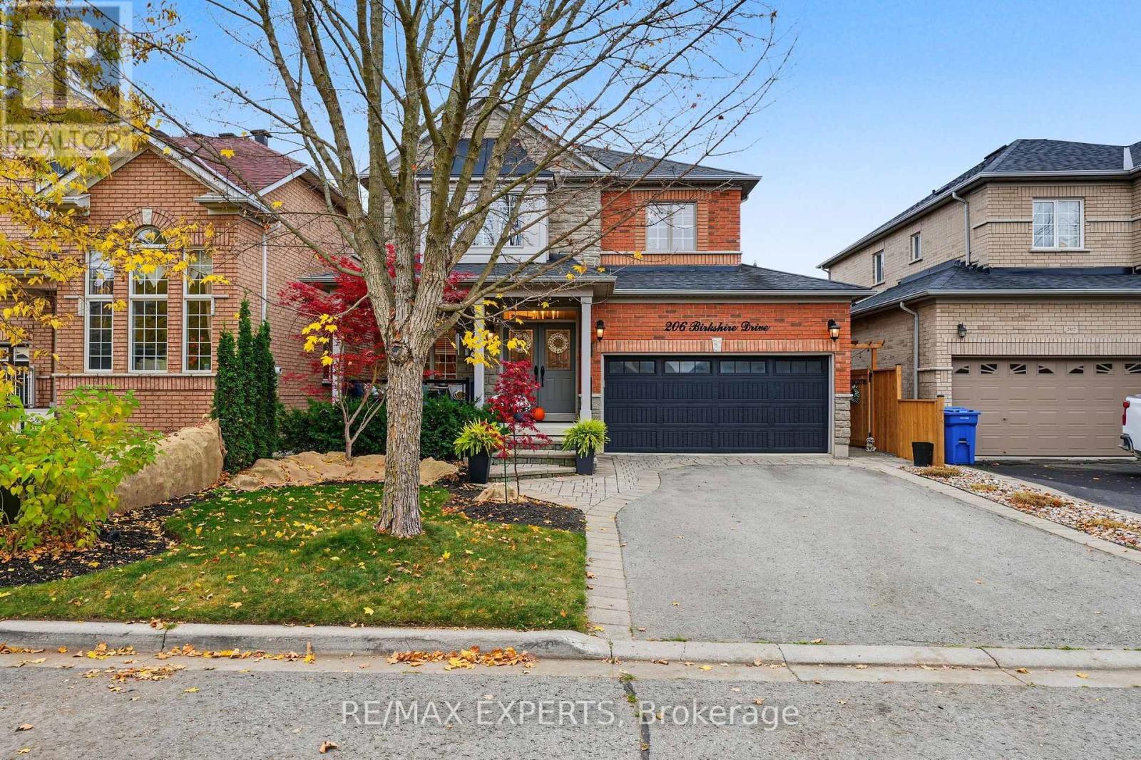 206 Birkshire Drive, Aurora (Bayview Wellington), Ontario  L4G 7R8 - Photo 3 - N14123738