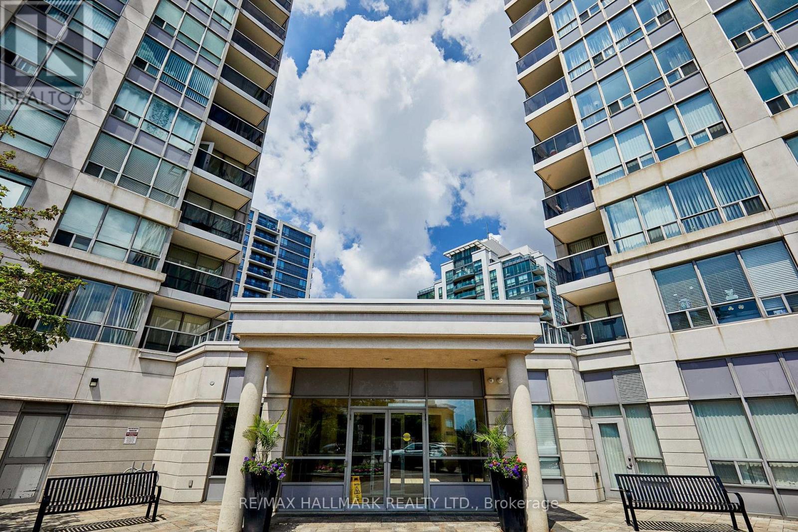 307 - 60 Disera Drive, Vaughan (Beverley Glen), Ontario  L4J 9G1 - Photo 3 - N14123752