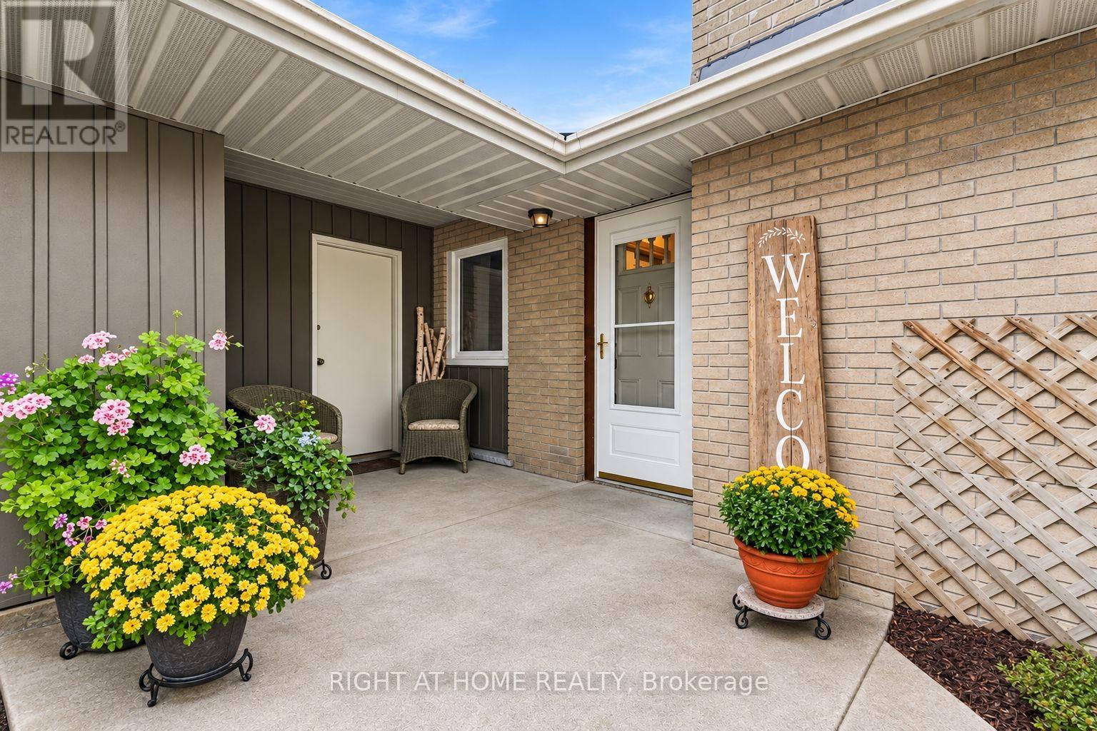 9 Laurentide Road, Ottawa, Ontario  K2H 6T6 - Photo 2 - X14123814