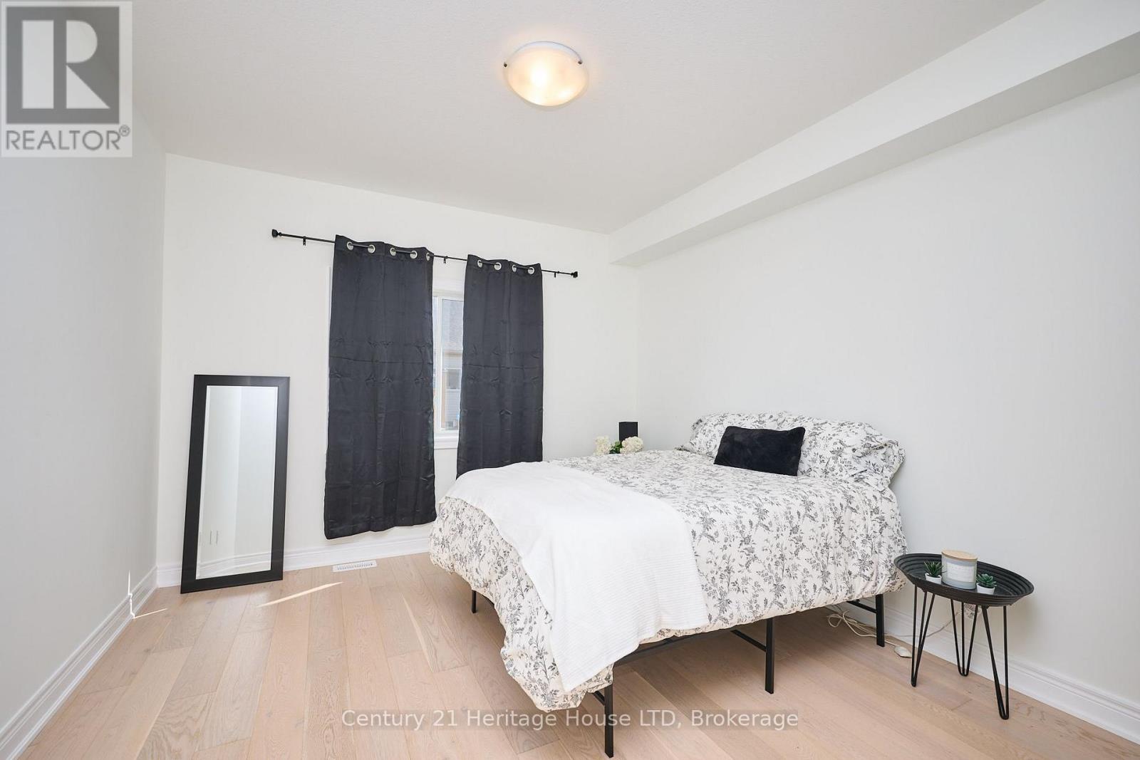Upper - 439 Viking Street, Fort Erie, Ontario  L2A 4J2 - Photo 13 - X14123696