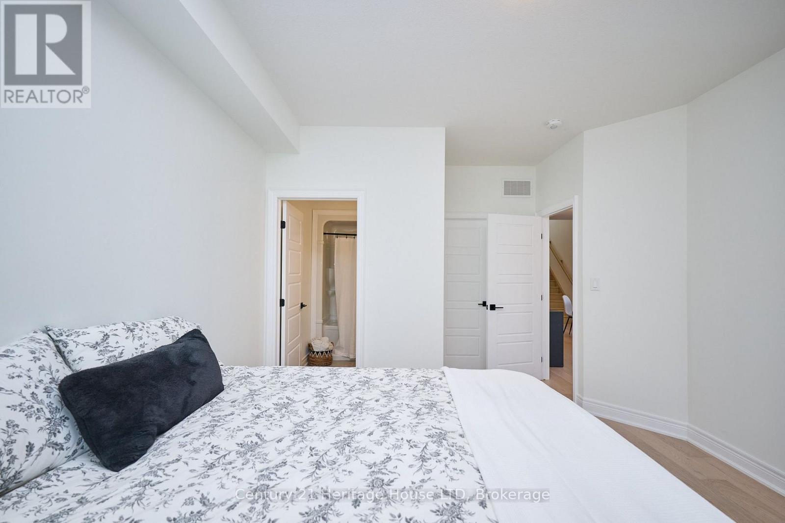Upper - 439 Viking Street, Fort Erie, Ontario  L2A 4J2 - Photo 15 - X14123696