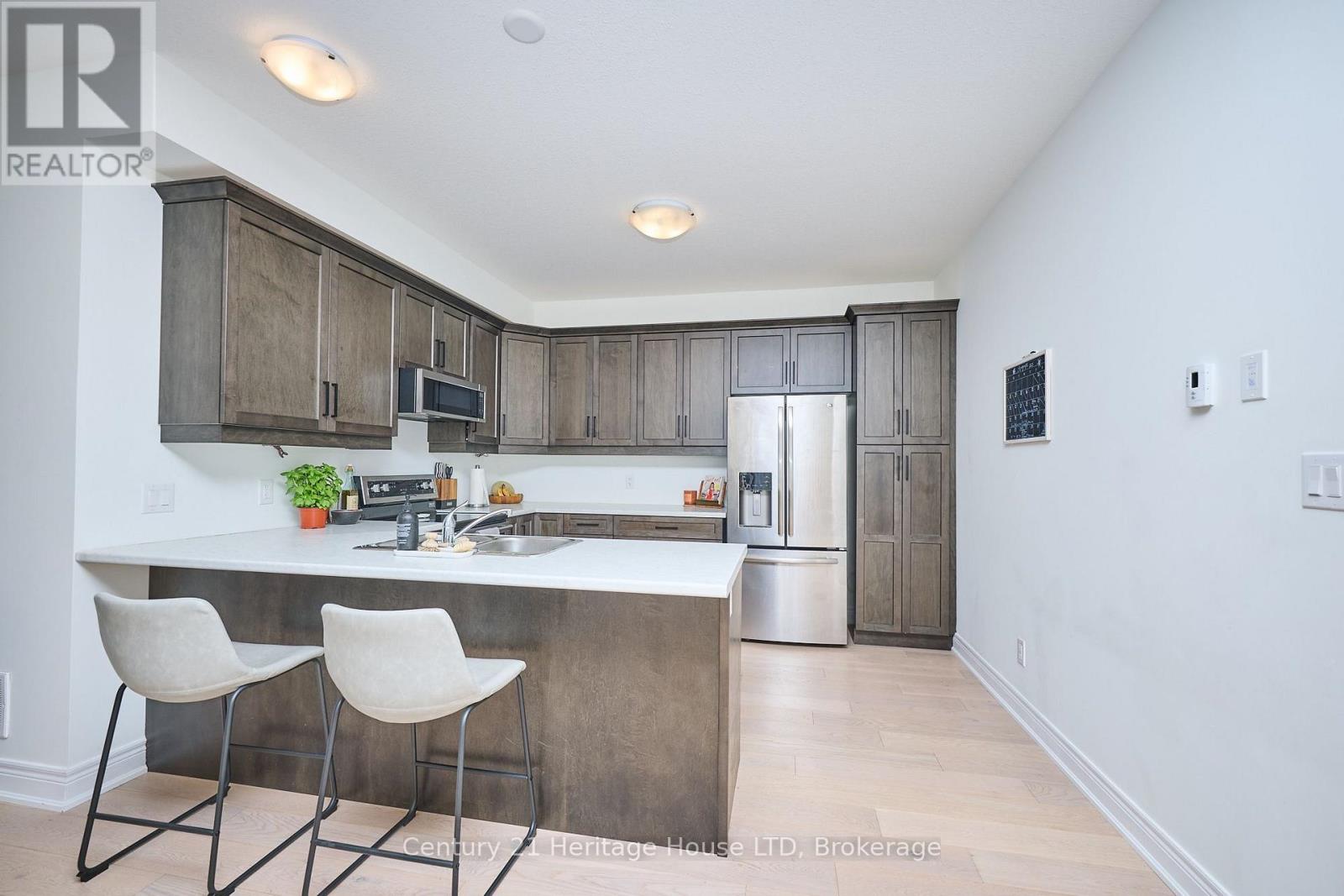 Upper - 439 Viking Street, Fort Erie, Ontario  L2A 4J2 - Photo 4 - X14123696