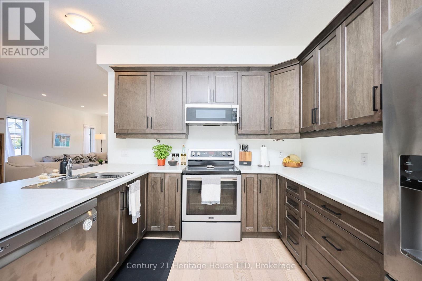 Upper - 439 Viking Street, Fort Erie, Ontario  L2A 4J2 - Photo 5 - X14123696