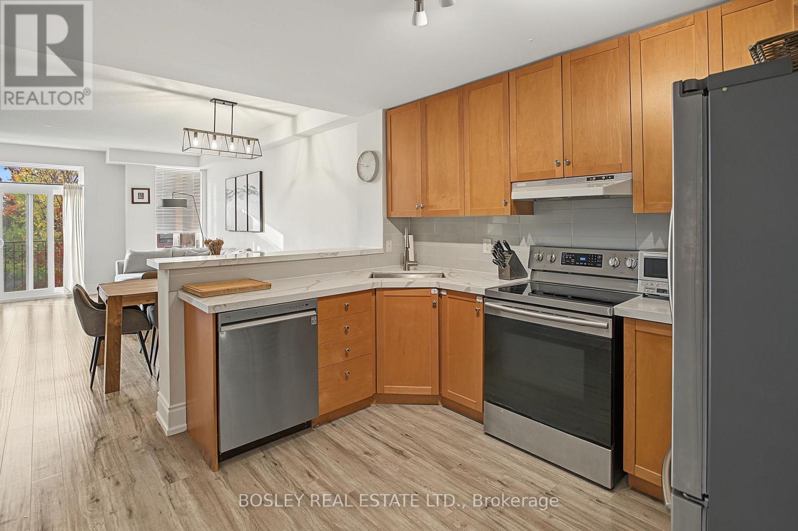 210 - 3531 Lake Shore Boulevard W, Toronto (Long Branch), Ontario  M8W 1P4 - Photo 2 - W14123604