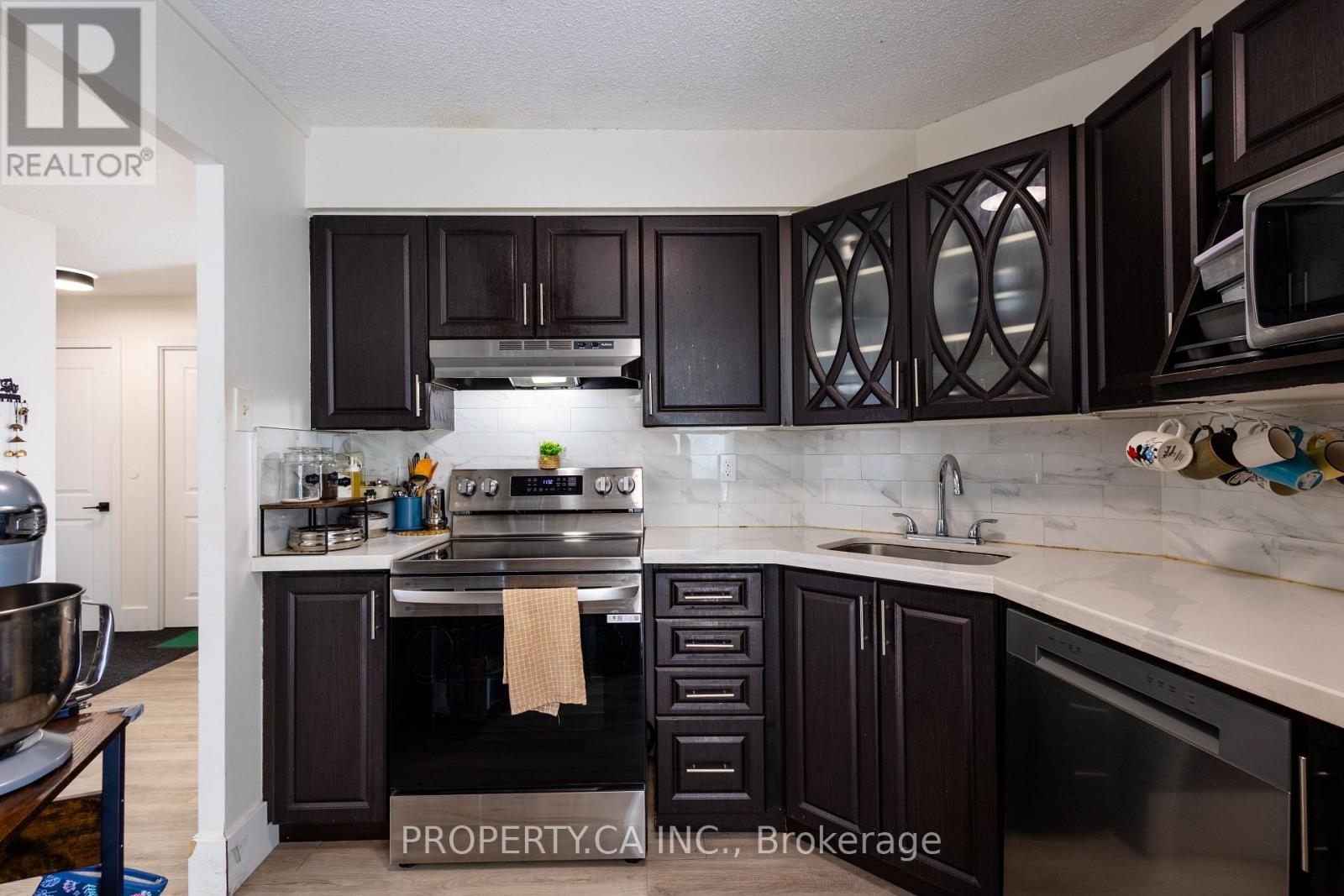 1706 - 41 Marbrook Lane, Toronto (Mount Olive-Silverstone-Jamestown), Ontario  M9V 5E6 - Photo 5 - W14123624