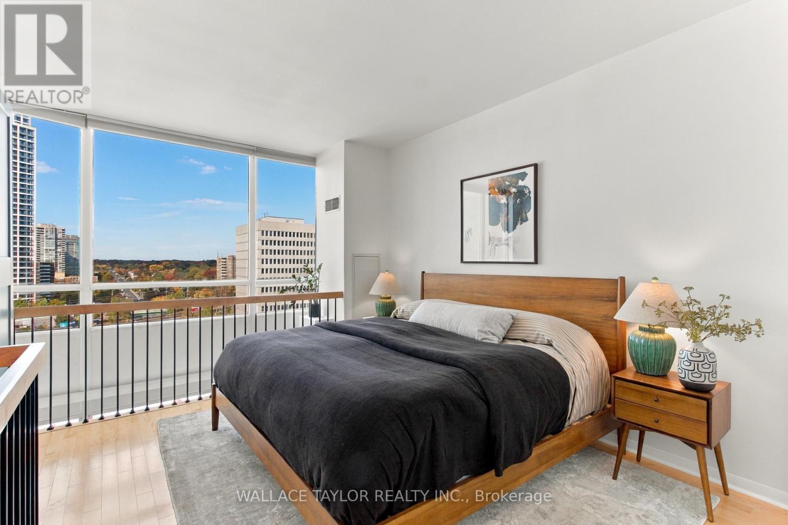 1007 - 3391 Bloor Street W, Toronto (Islington-City Centre West), Ontario  M8X 1G3 - Photo 3 - W14123740