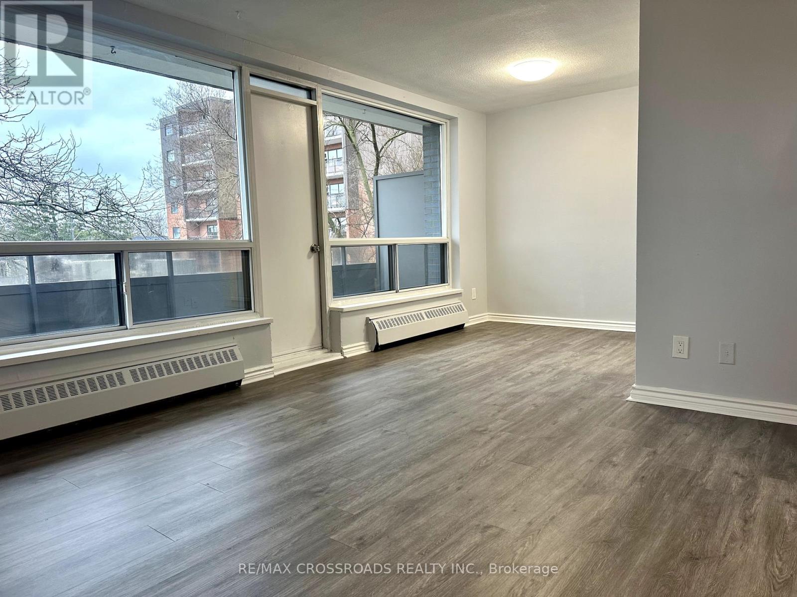 302 - 363 Lakeshore Road E, Mississauga (Lakeview), Ontario  L5G 1H7 - Photo 3 - W14123744