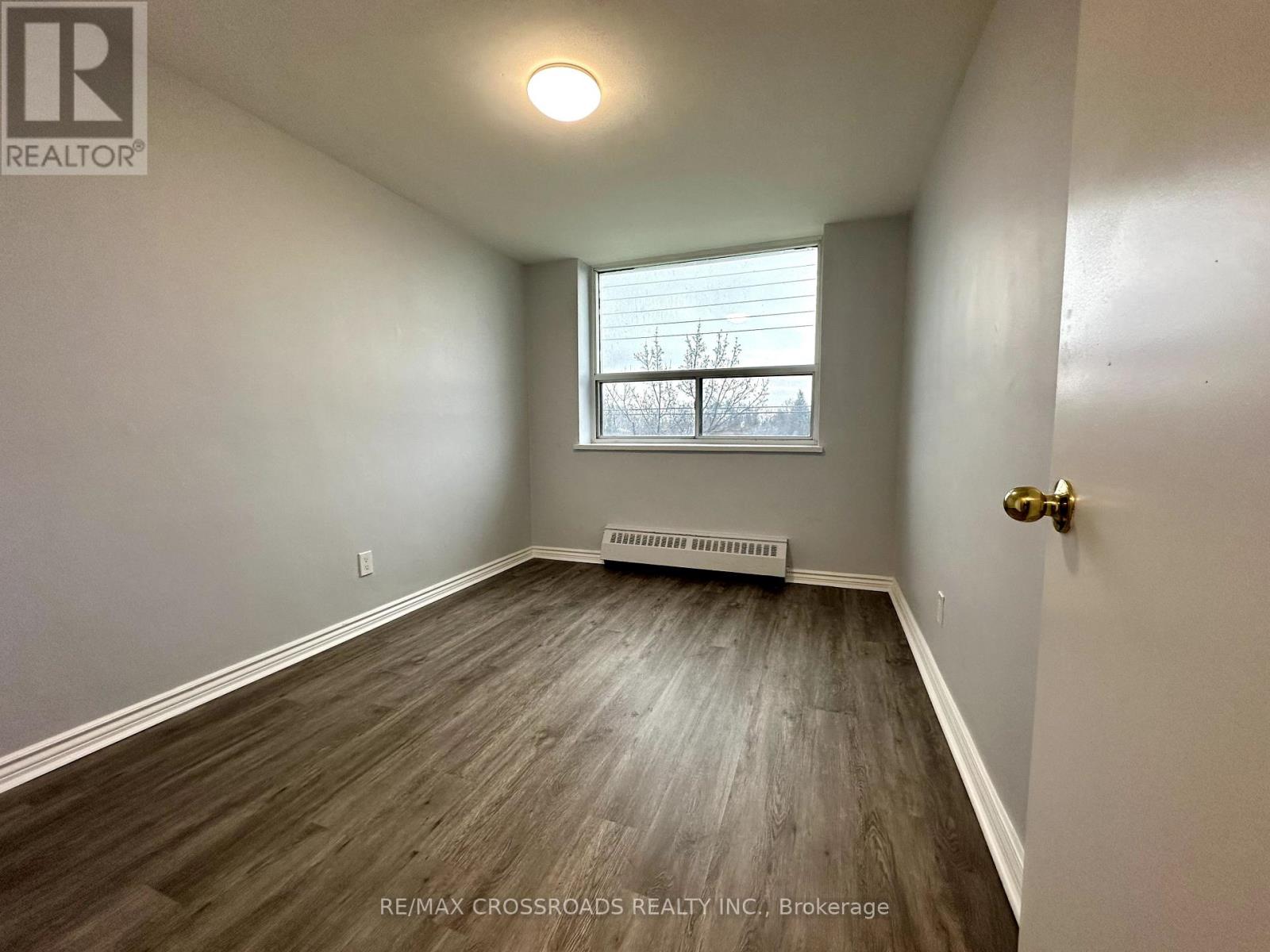 302 - 363 Lakeshore Road E, Mississauga (Lakeview), Ontario  L5G 1H7 - Photo 4 - W14123744