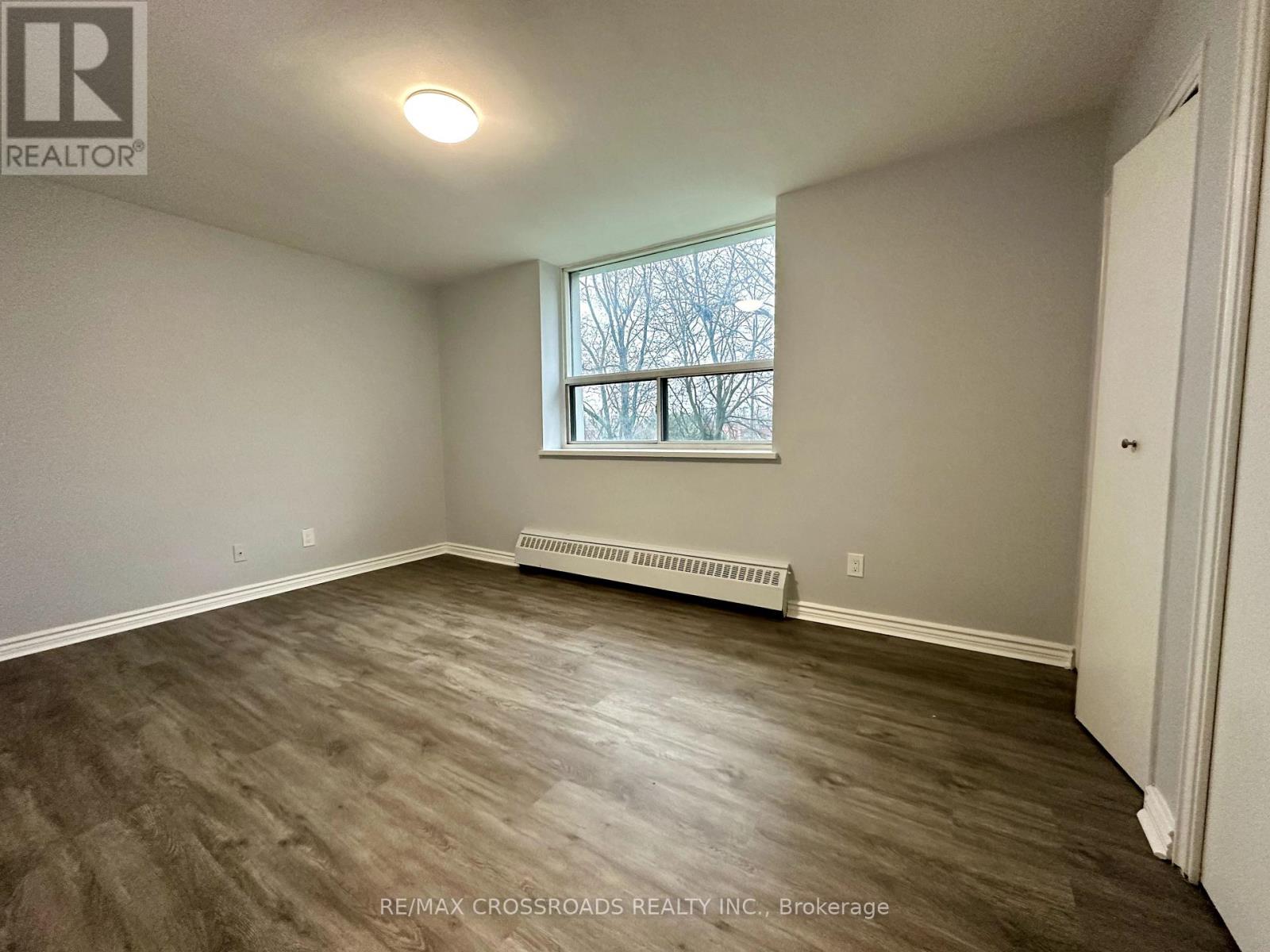 302 - 363 Lakeshore Road E, Mississauga (Lakeview), Ontario  L5G 1H7 - Photo 5 - W14123744