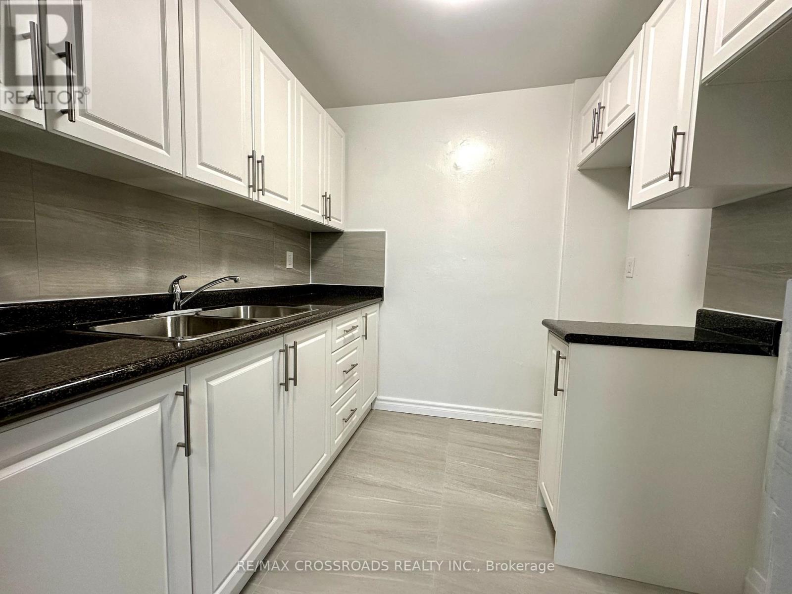 302 - 363 Lakeshore Road E, Mississauga (Lakeview), Ontario  L5G 1H7 - Photo 9 - W14123744