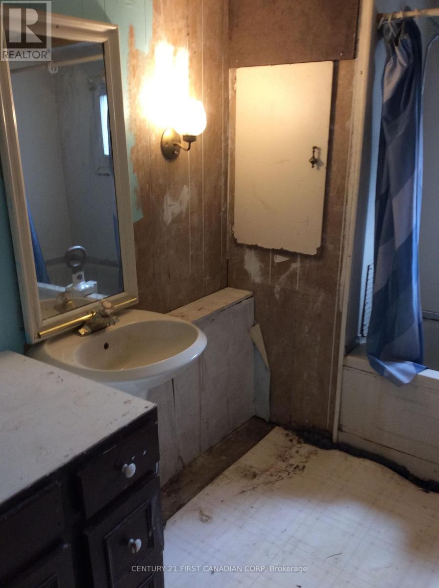 7 - 9839 Lakeshore Road, Lambton Shores, Ontario  N0M 1T0 - Photo 17 - X14121592