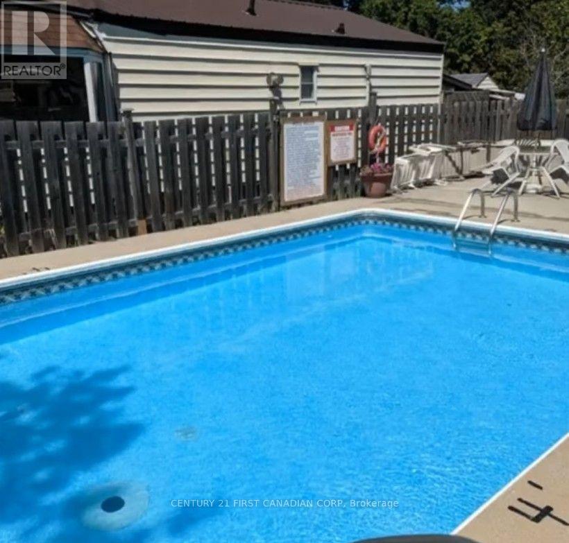 7 - 9839 Lakeshore Road, Lambton Shores, Ontario  N0M 1T0 - Photo 5 - X14121592