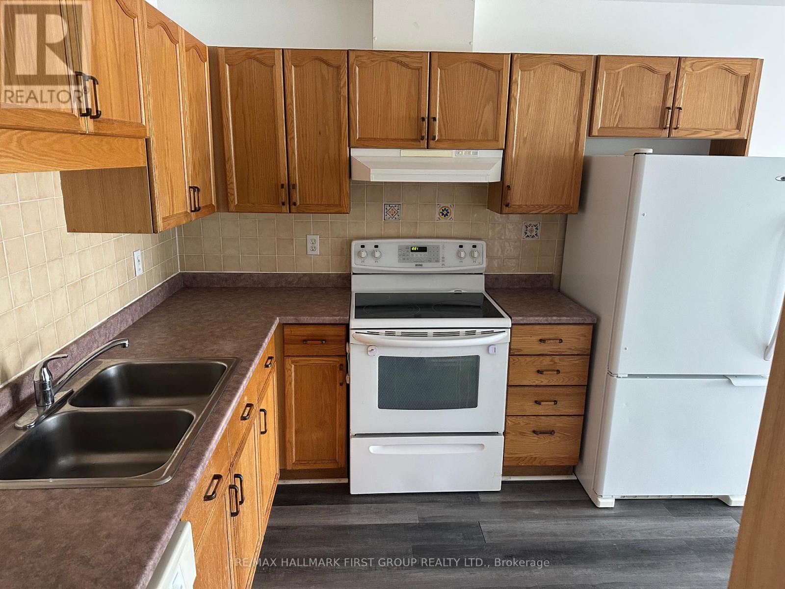 39 Ballantine Street, Cobourg, Ontario  K9A 5G8 - Photo 2 - X14123680