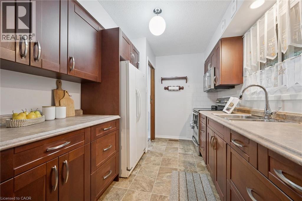 52 D'arcy Place, Kitchener, Ontario  N2E 1B8 - Photo 13 - 40873794