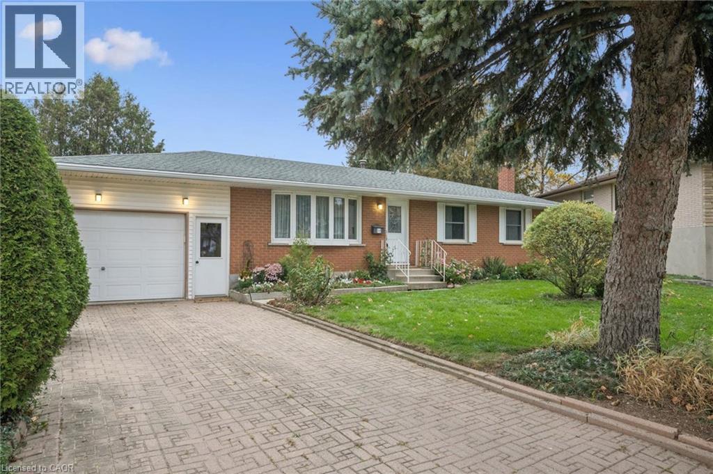 52 D'arcy Place, Kitchener, Ontario  N2E 1B8 - Photo 3 - 40873794
