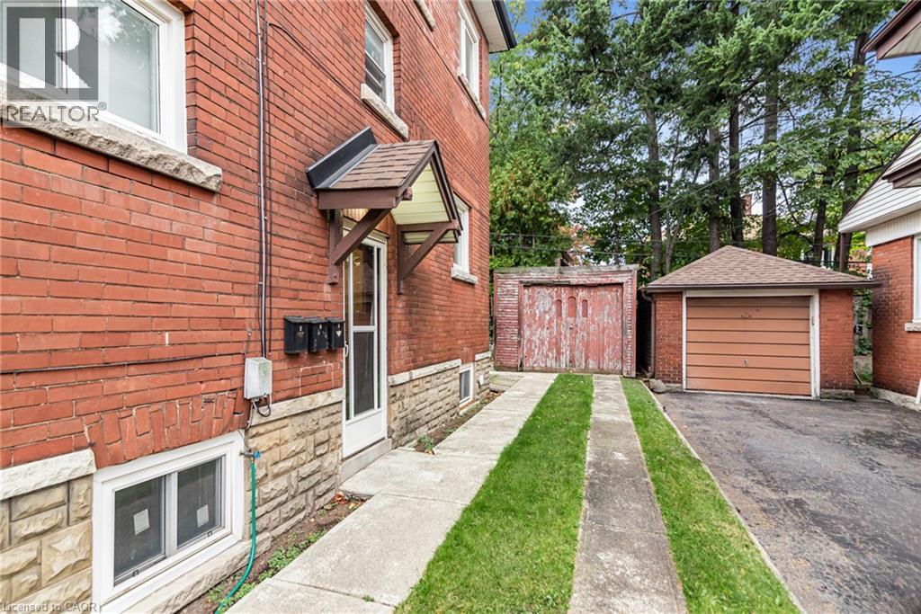208 Holton Avenue S, Hamilton, Ontario  L8M 2L7 - Photo 3 - 40874516