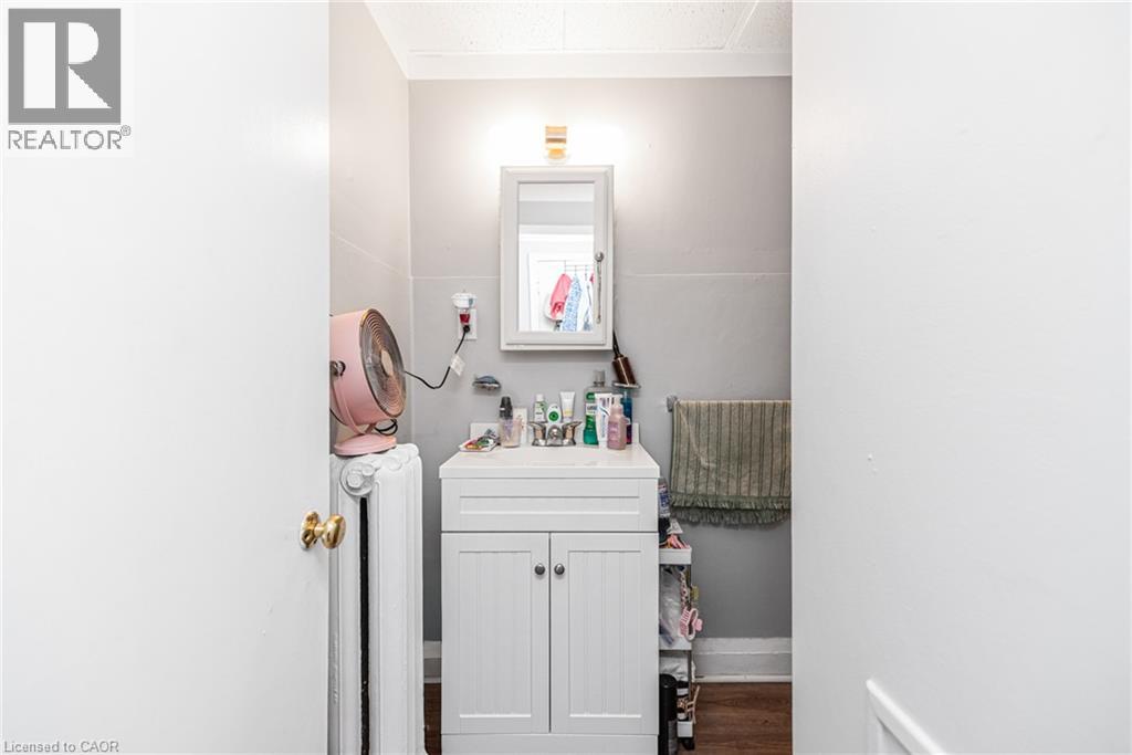 208 Holton Avenue S, Hamilton, Ontario  L8M 2L7 - Photo 38 - 40874516