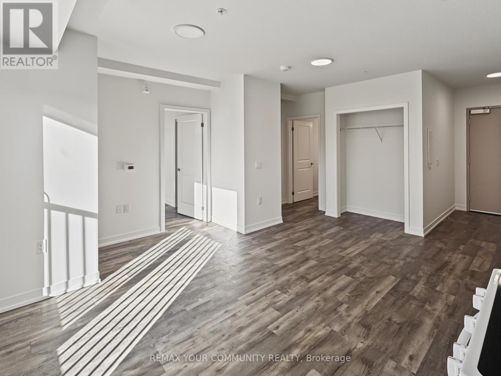 207 - 1687 Durham Regional Hwy 2, Clarington, Ontario  L1E 2R5 - Photo 4 - E14124030