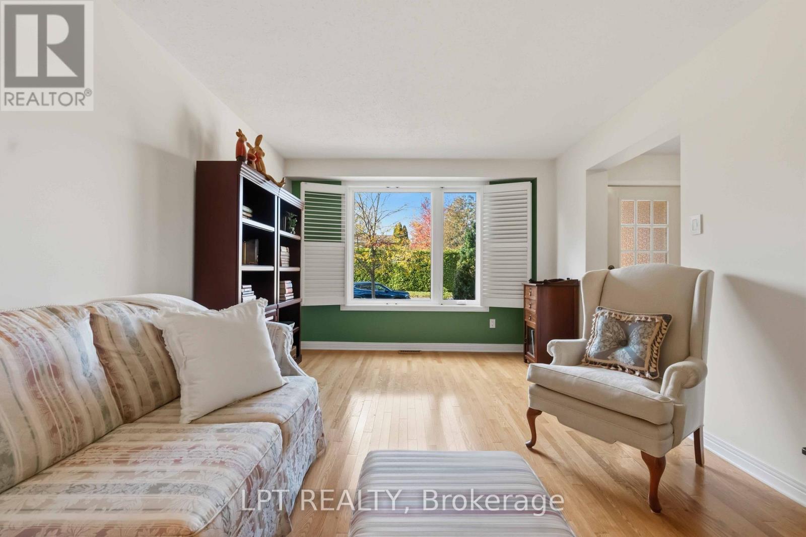 36 Deer Moss Trail, Ottawa, Ontario  K2S 1C9 - Photo 3 - X14123920