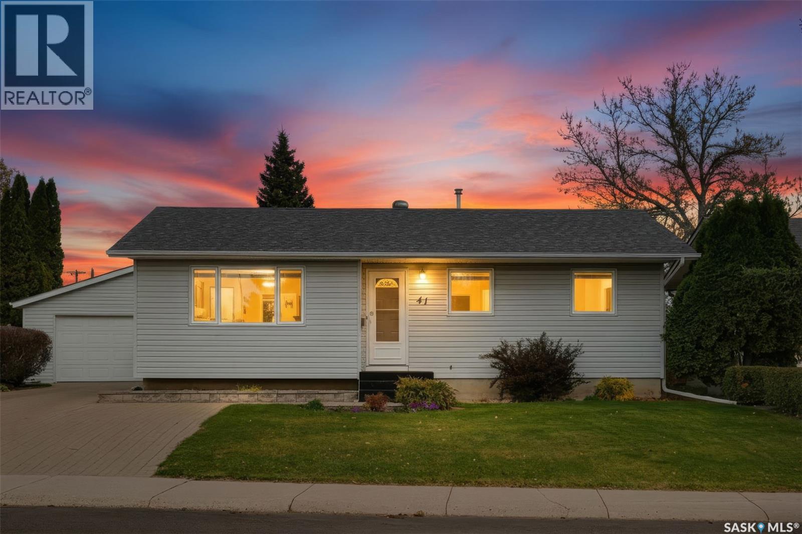 41 Arnason Crescent, Saskatoon, Saskatchewan  S7H 4M7 - Photo 1 - SK052095