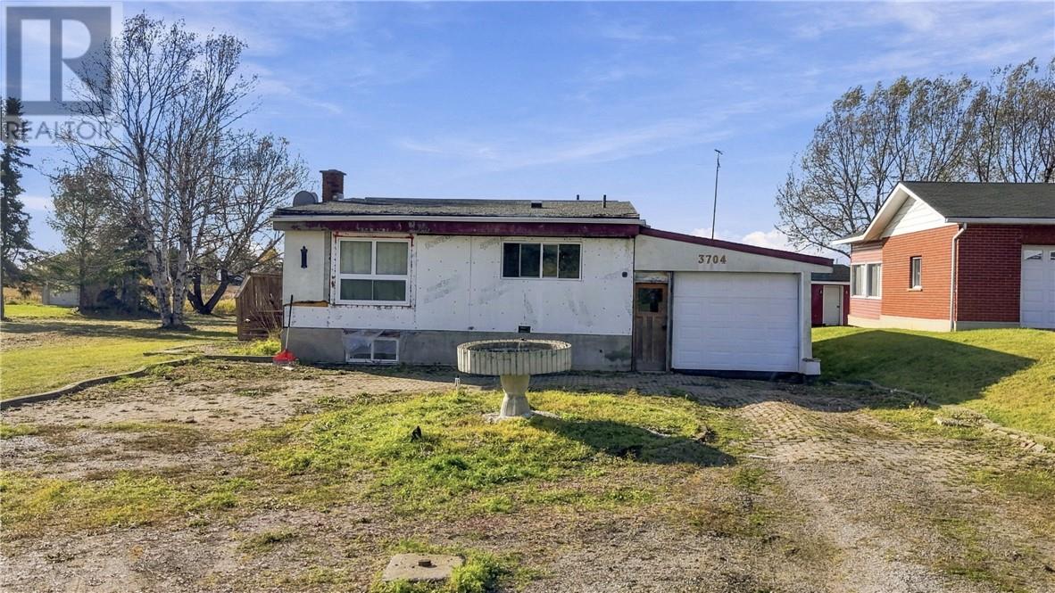 3704 Montpellier Road, Chelmsford, Ontario  P0M 1L0 - Photo 1 - 2131135