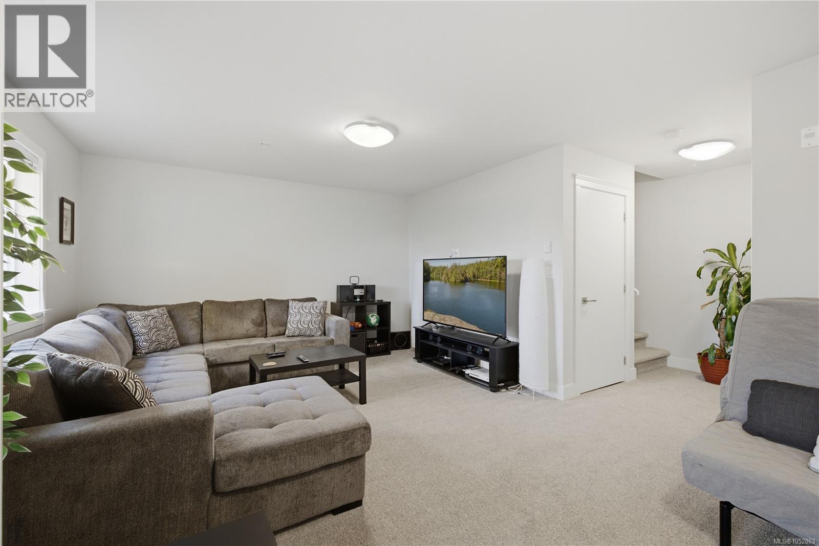 7 1900 Watkiss Way