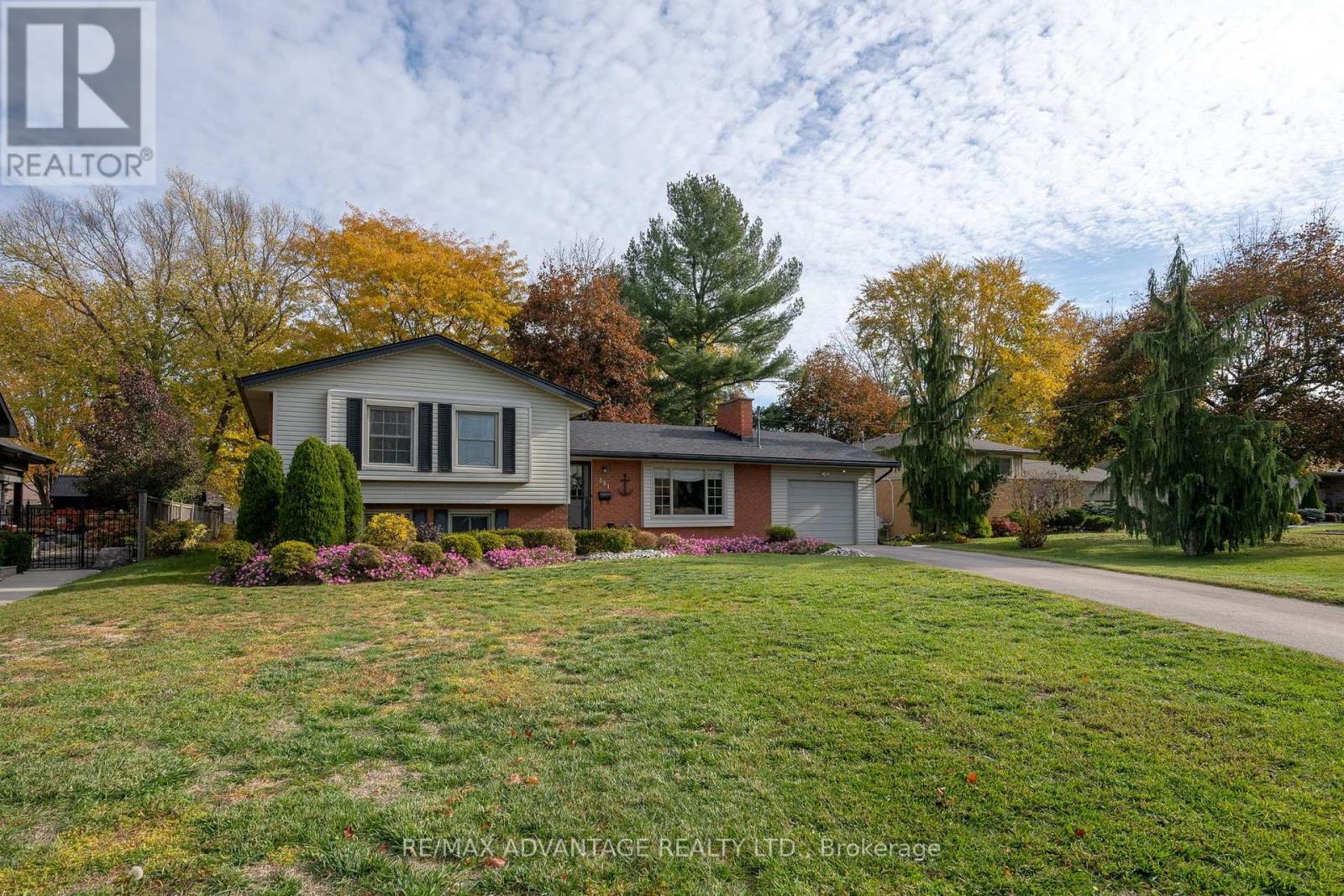 351 Oak Avenue, Strathroy-Caradoc, Ontario  N7G 3A9 - Photo 2 - X14124046
